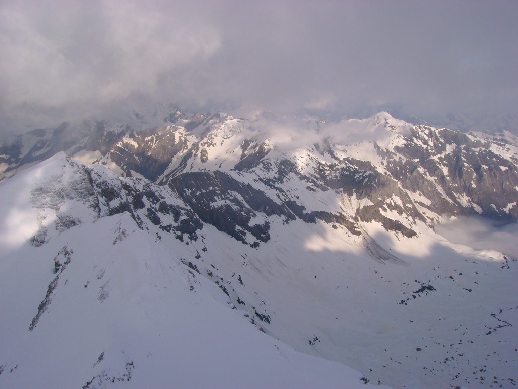 Sur l'arête