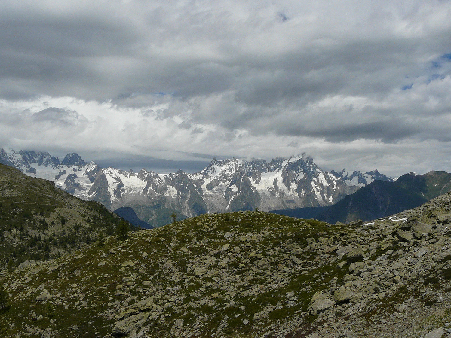 Ciel chargé sur le massif du Mont Blanc