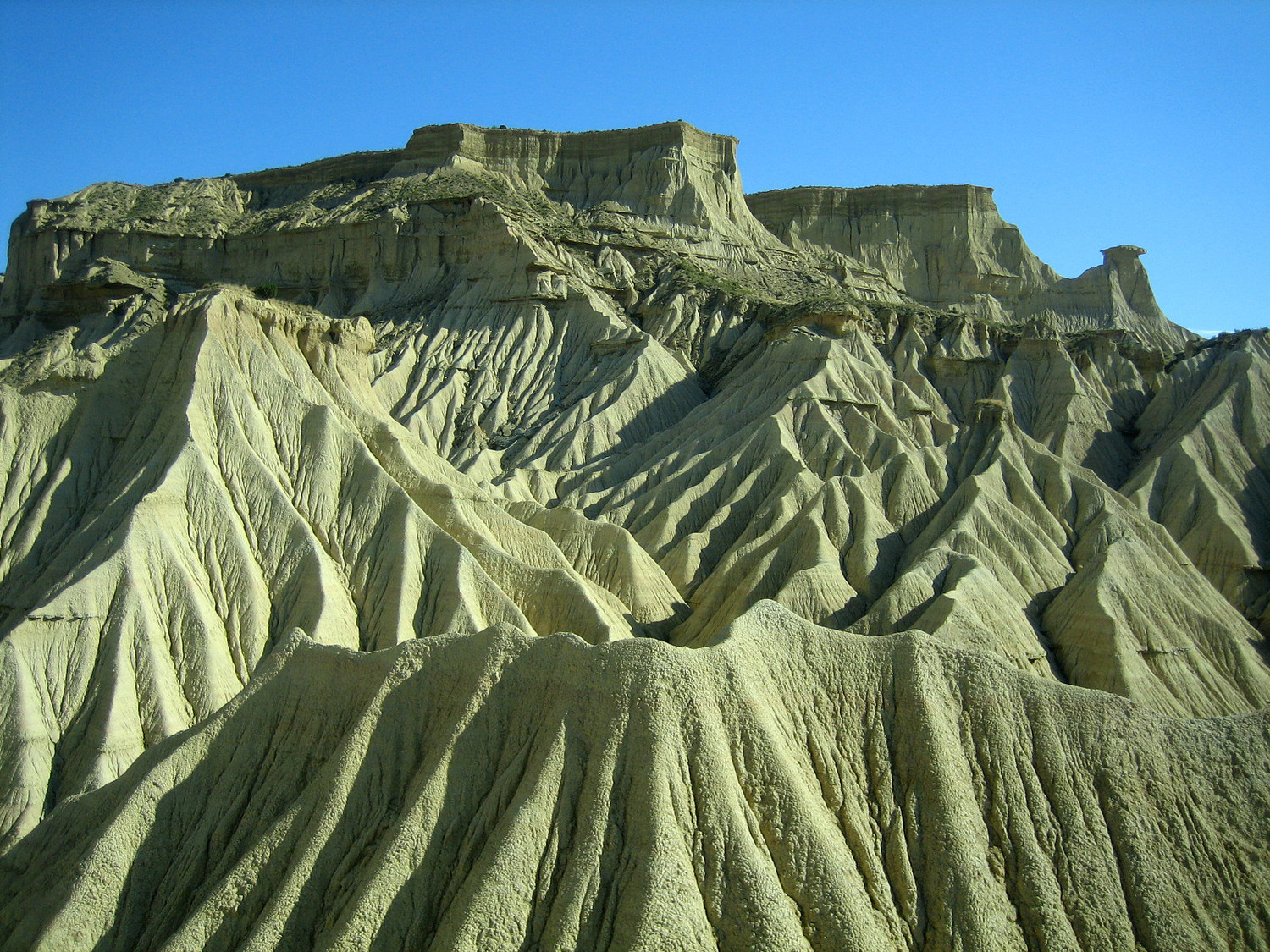 Marche dans le désert des Bardenas (Espagne)
