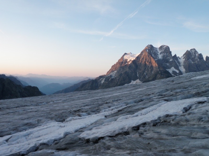 Levé de soleil sur le Pelvoux depuis le Glacier blanc