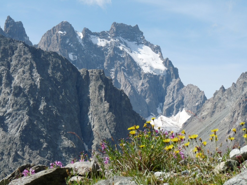 Ailefroide vue en montant au refuge Tuckett