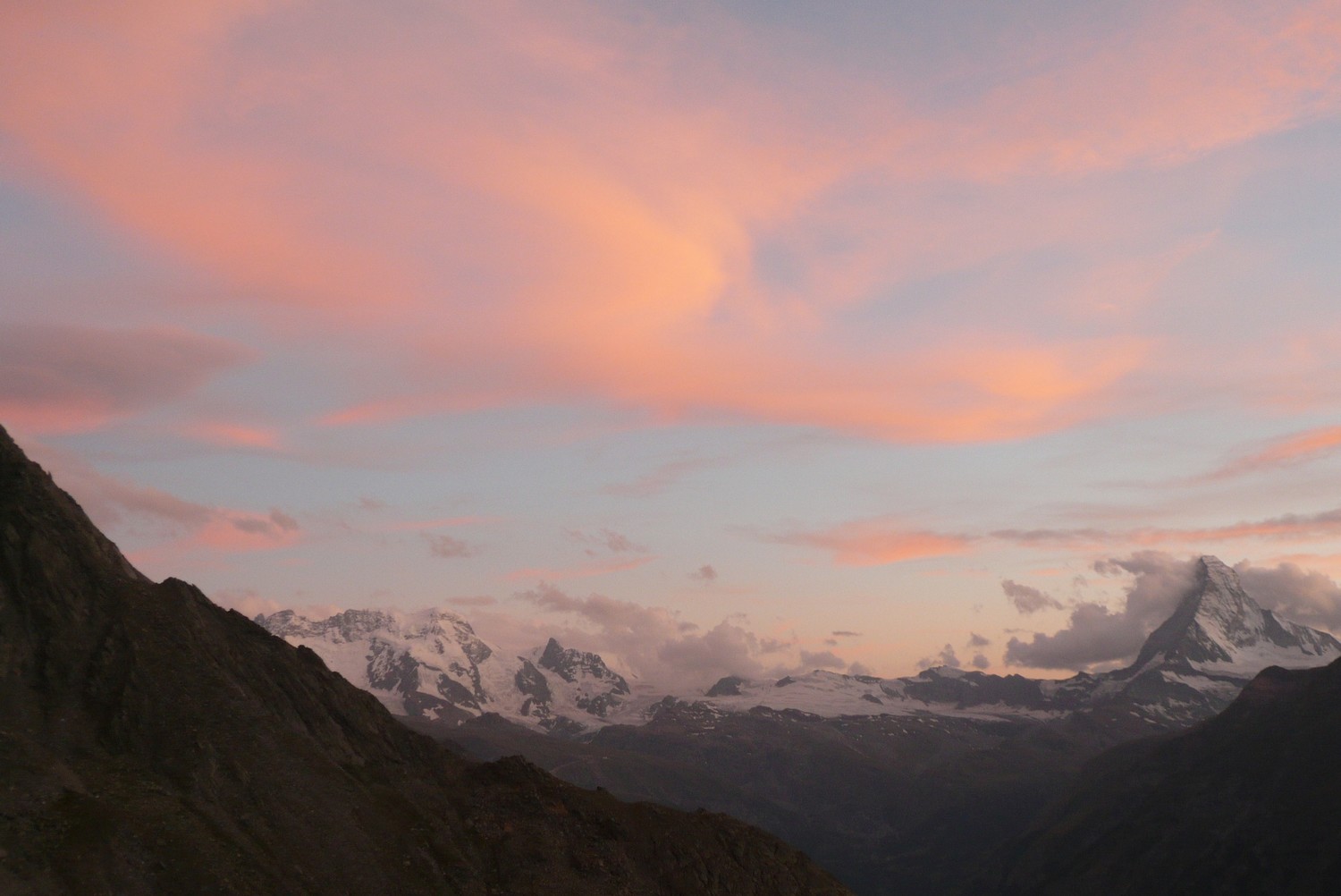 Coucher embrasé sur le Cervin de Kin Hutte
