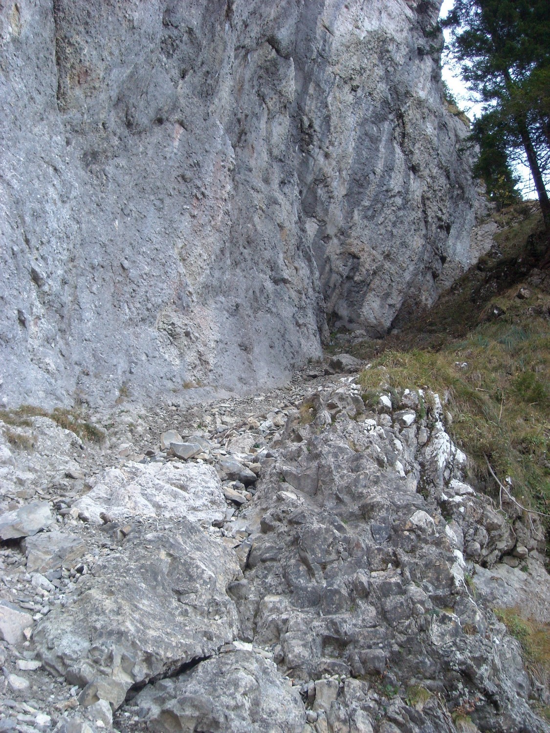 A l'attaque du couloir/cheminée donnant accès au Pas de la Truie.