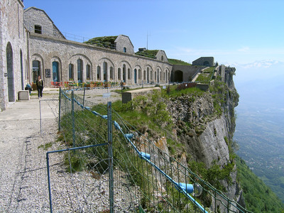 Intérieur du Fort du St Eynard Intérieur du Fort du St Eynard