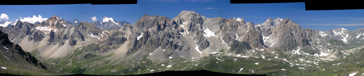 Panoramique face Est des Cerces, vu des Lacs de la Madeleine