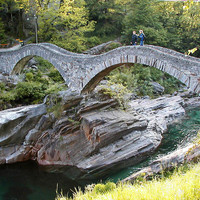 Pont piéton de Lavertezzo