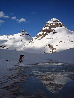 Deep water skiing Deep water skiing