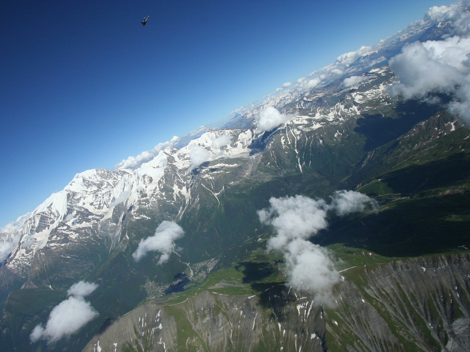 Damien en dérive face au Mt Blanc