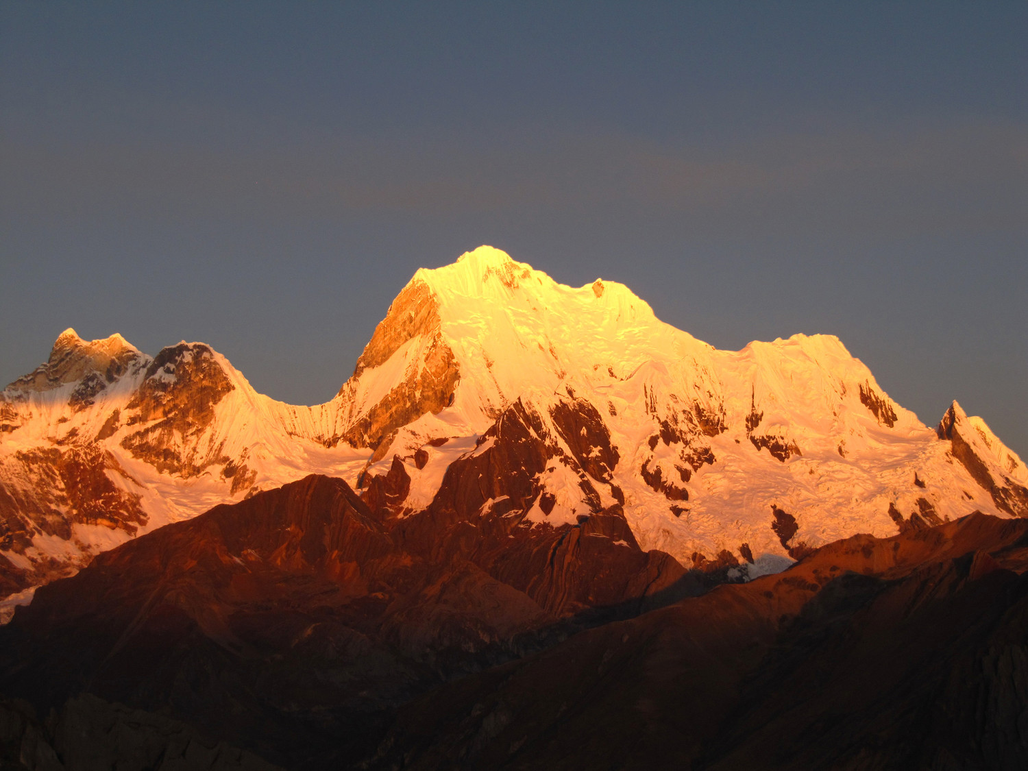 Yerupaja au coucher du soleil, Pérou