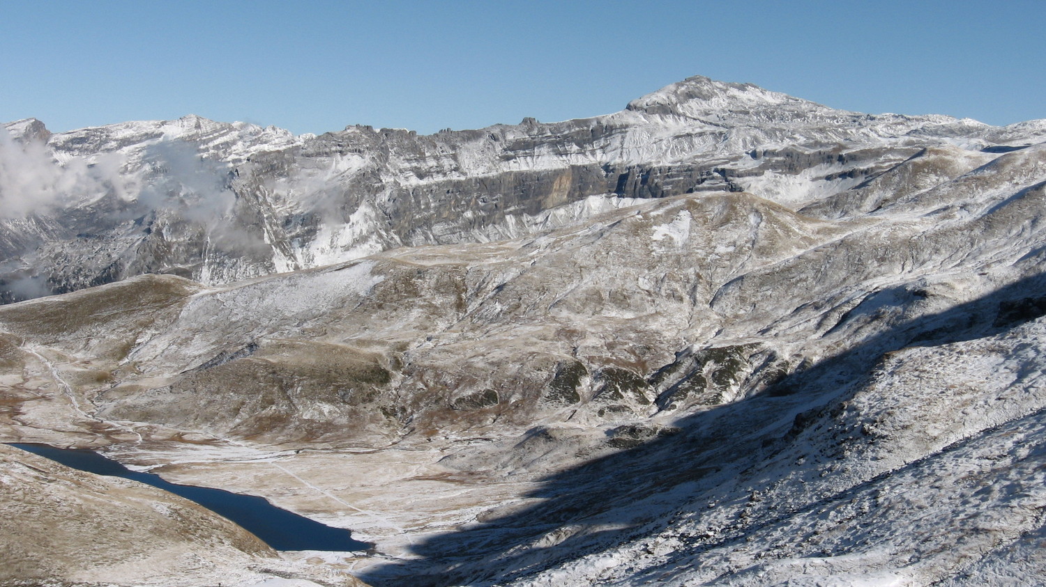 Les Frètes du Grenier et le Grenier de Commune et le Lac d'Anterne