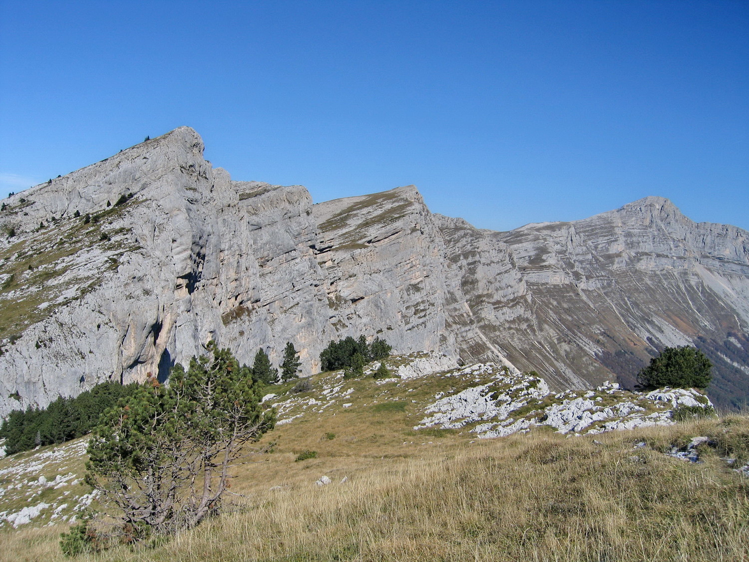 les rochers de la balme, du haut du pas ernadant