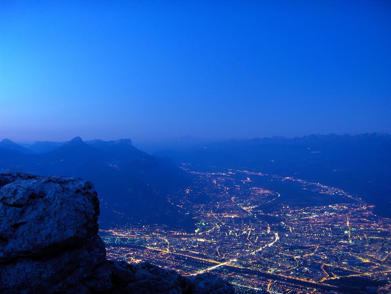 La montagne à la ville, une ville en montagne.