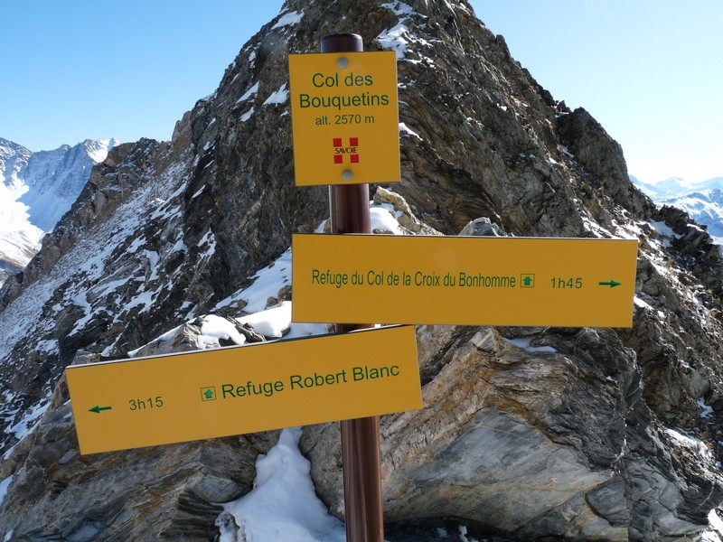 Col des Bouquetins (balisage récent ?)