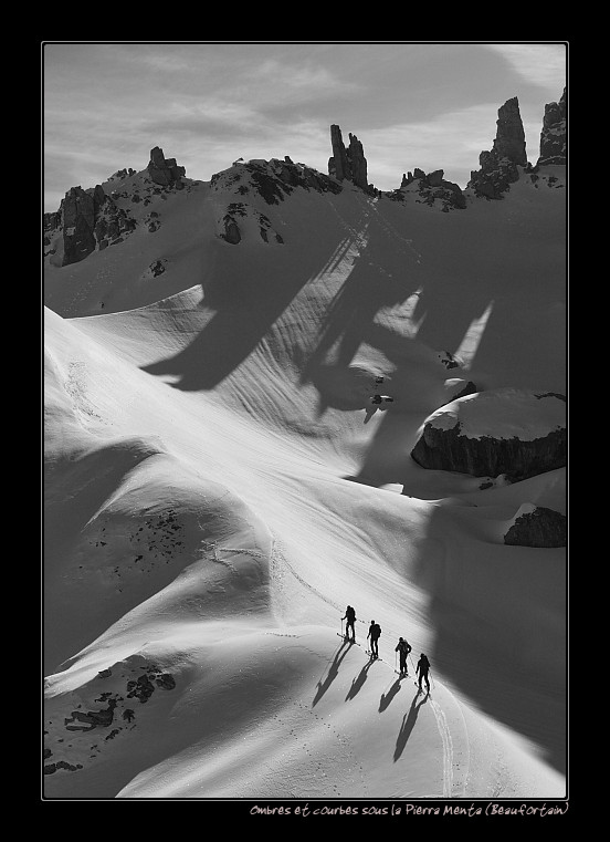 Ombres et courbes sous la Pierra Menta (Beaufortain)