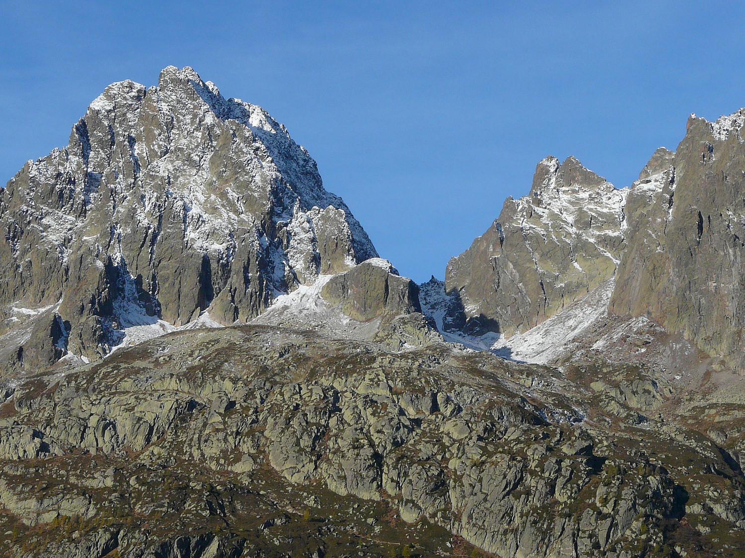 Aiguille Martin, col de l'Encrenaz et aiguille Morris (à droite)