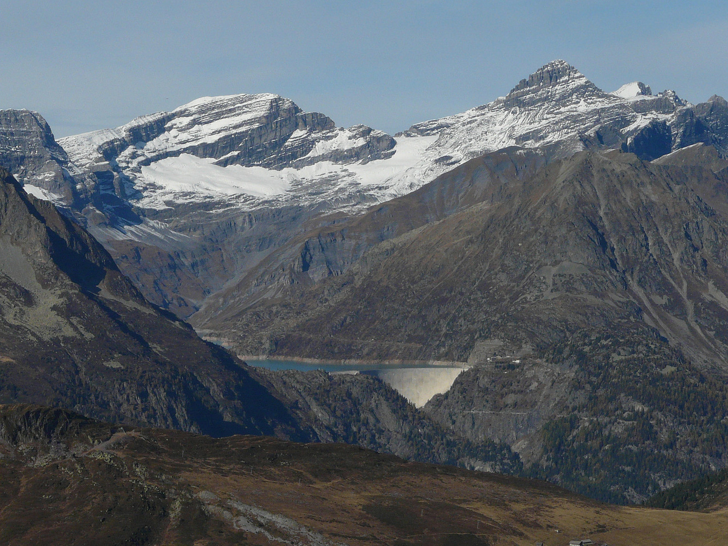 Emosson avec le Ruan et la Tour Sallière en arrière plan