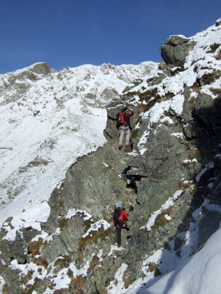 Entre rocher, neige et herbe dans la première partie