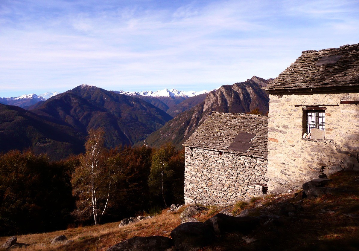 Montée au Salmone (Valle Onsernone, Tessin) : alpage de Forcla