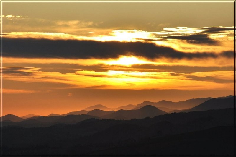 Le soleil se lève sur le pic de Jer