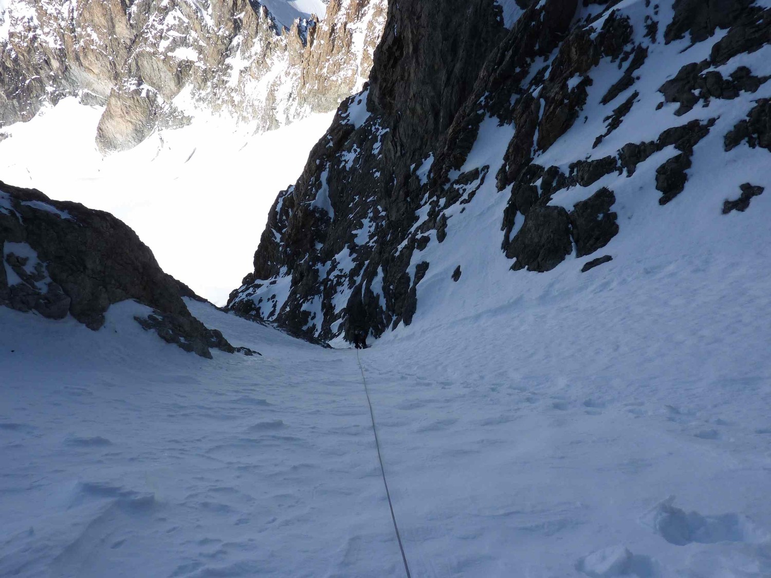 Au milieu du couloir Mettrier au Pelvoux.