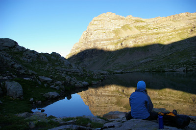 Le calme de la montagne au petit matin - Lac des Pisses, Champsaur Le calme de la montagne au petit matin - Lac des Pisses, Champsaur