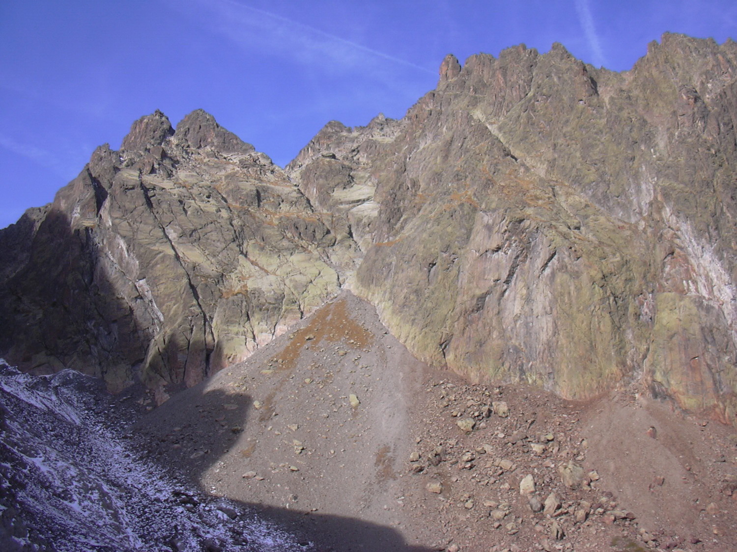 le vallon d'encrenaz et l'aiguille de mesure