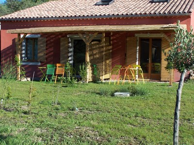 Vue extérieur de l' éco-gîte Vue extérieur de l' éco-gîte
