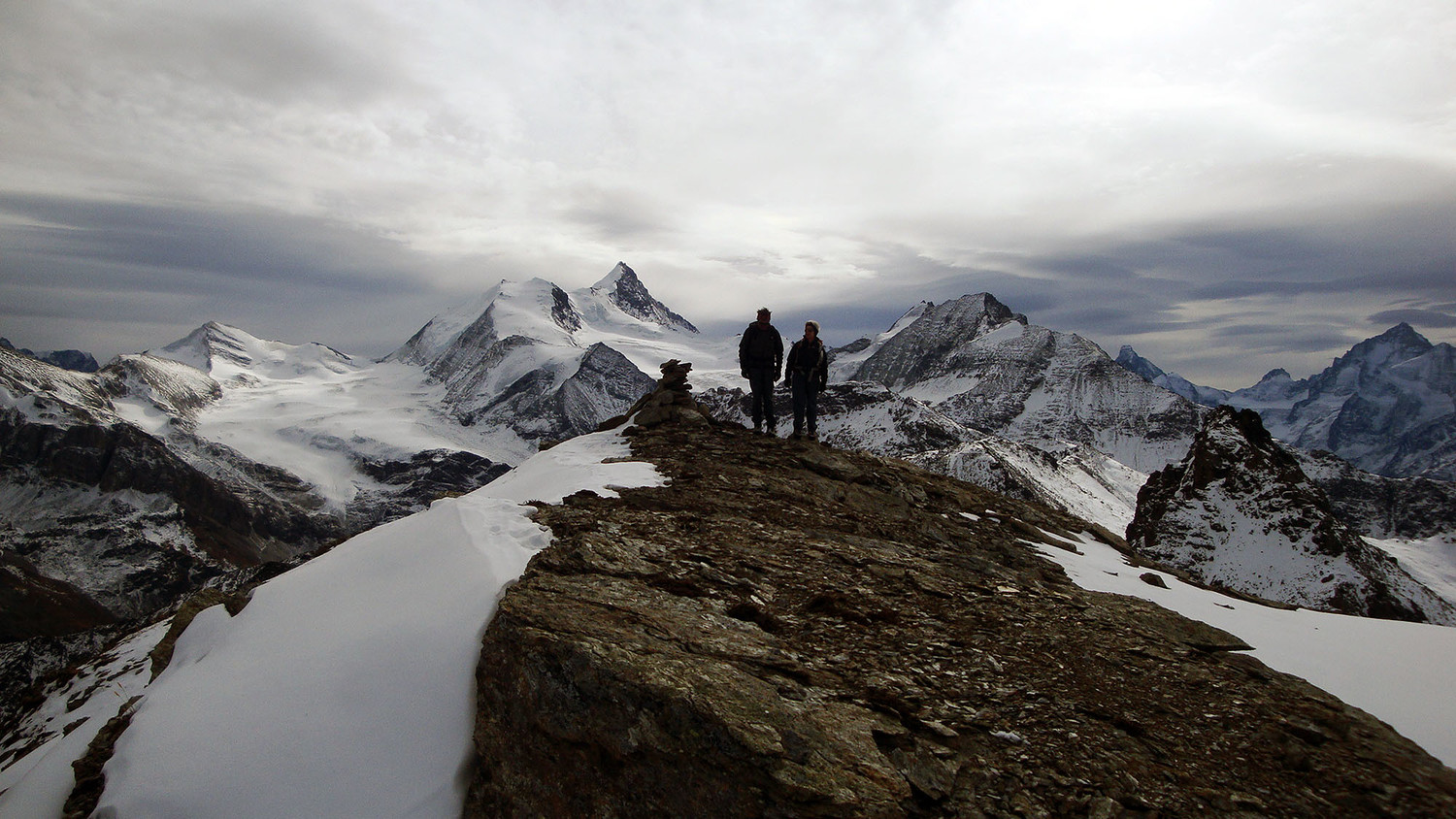 du sommet du Boudri et au fond le Weisshorn