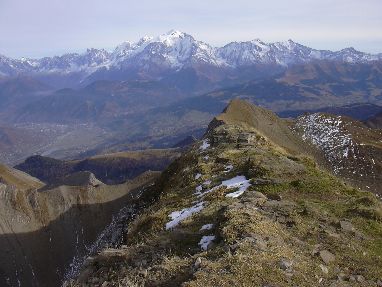 L'arête de la pointe de Tardevant et le Mont Blanc