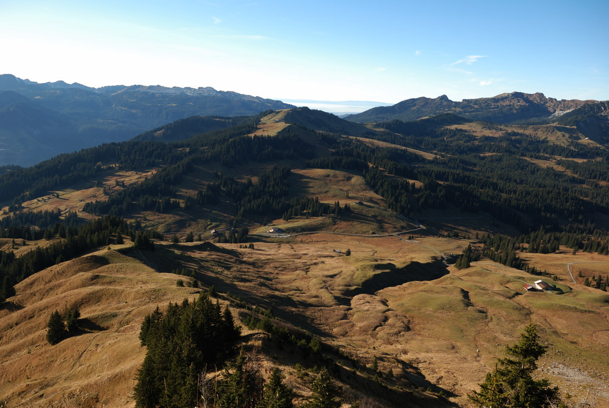 Plateau de Lombachalp (1500m), de retour du Brienzergrat vers Habkern