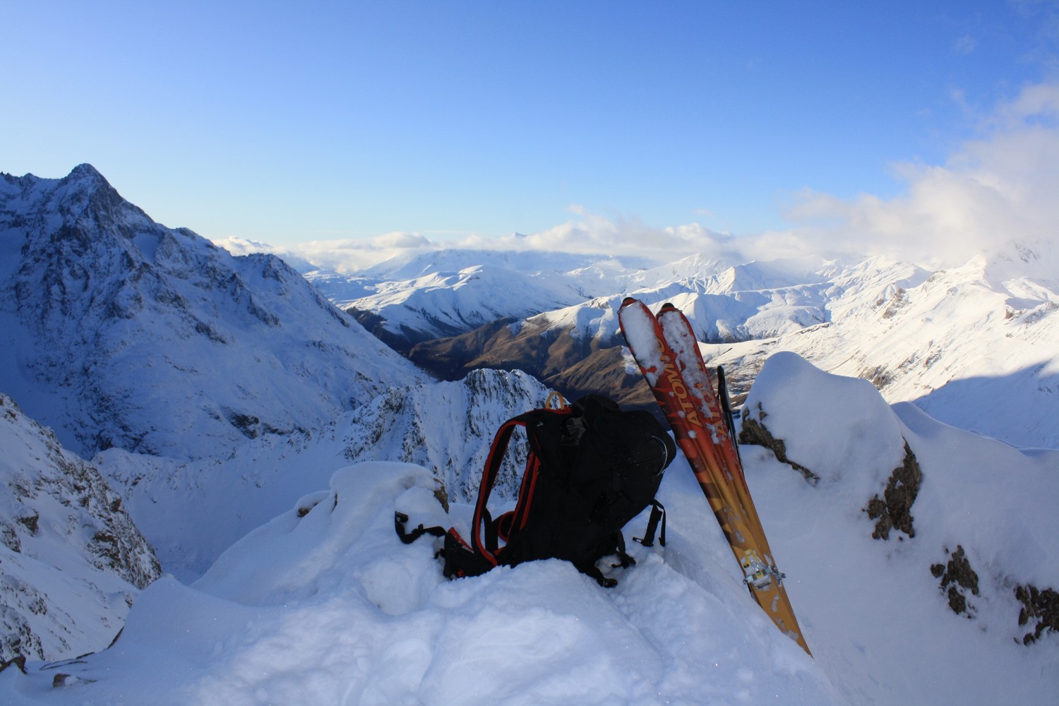 De l'arête N, vers le NW