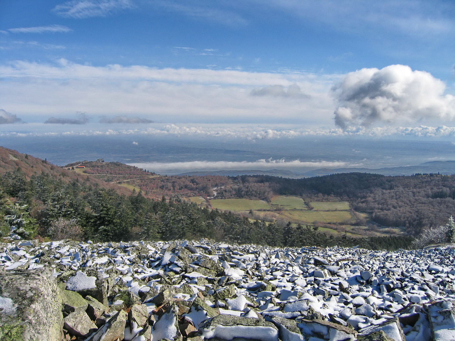 belledonne dans les nuages, du crêt de l'étançon