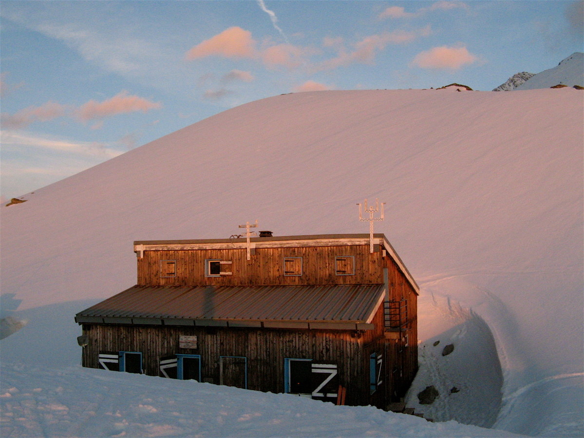 Refuge du Plan des Gouilles au printemps