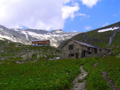 VANOISE_Refuges du Fond d'Aussois (l'ancien traditionnel à l'avant-plan)