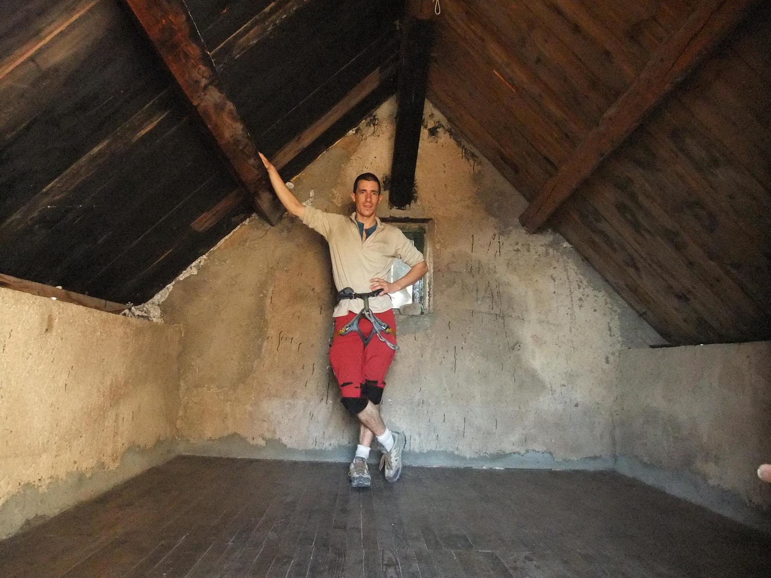 Le dortoir, avec accès par l'extérieur et l'intérieur