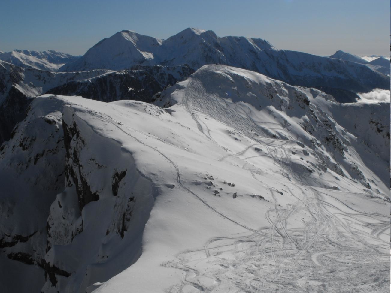 Vue du sommet : le Petit Van et le Taillefer derrière