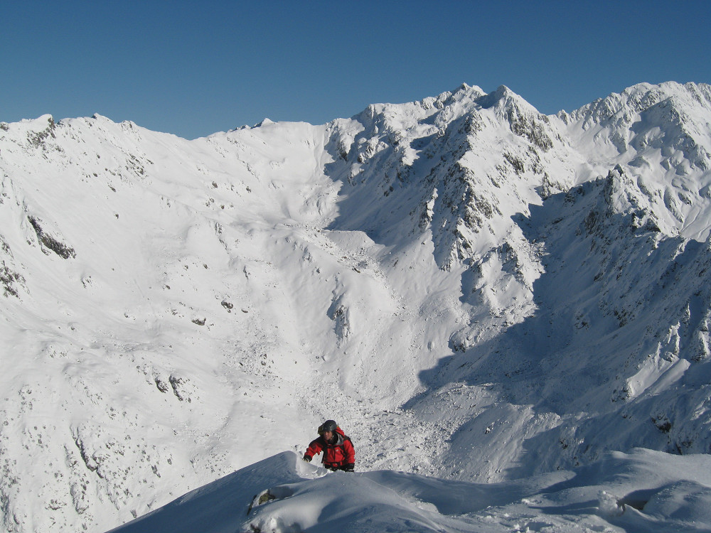Pointe du Sifflet : Adrien arrive au sommet