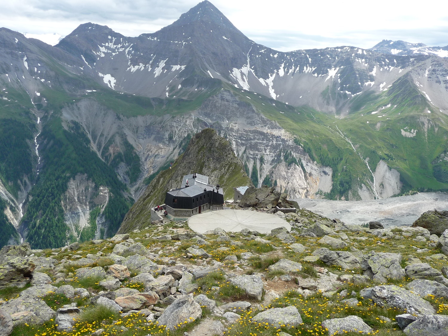 retour au refuge Monzino