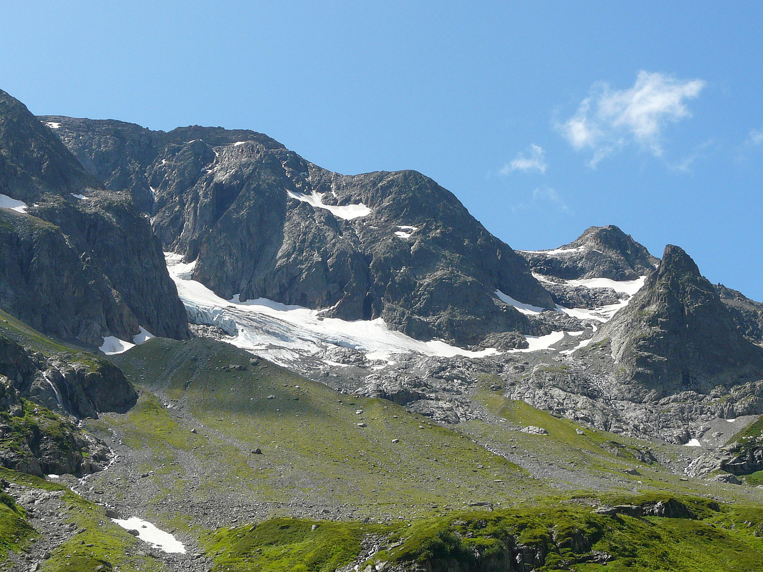 Le glacier de Bérard et à droite ce qu'il reste du glacier du Mort été 2009