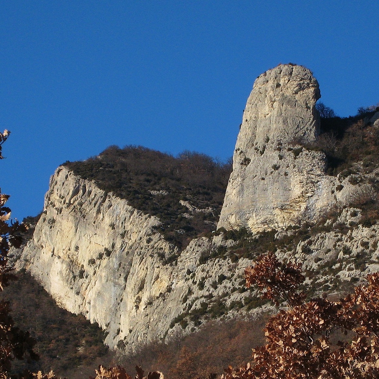 Saoû : Roche Colombe (G) et Poupoune (D)