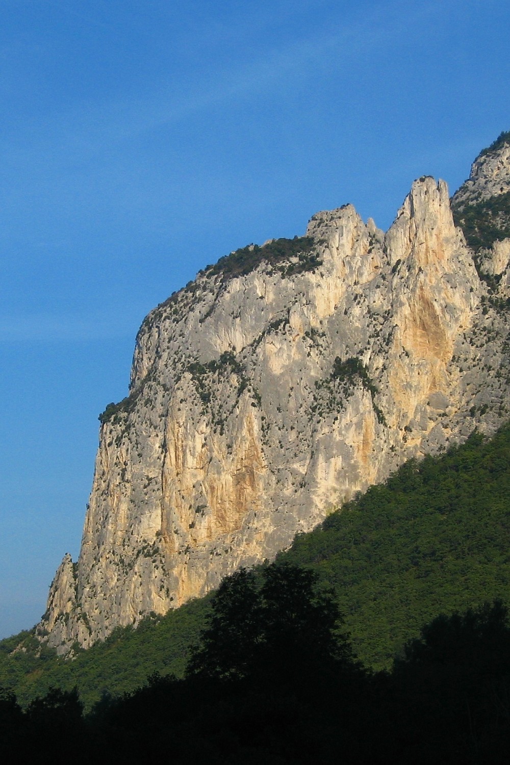 Saoû : Aiguille de la Tour, face E.