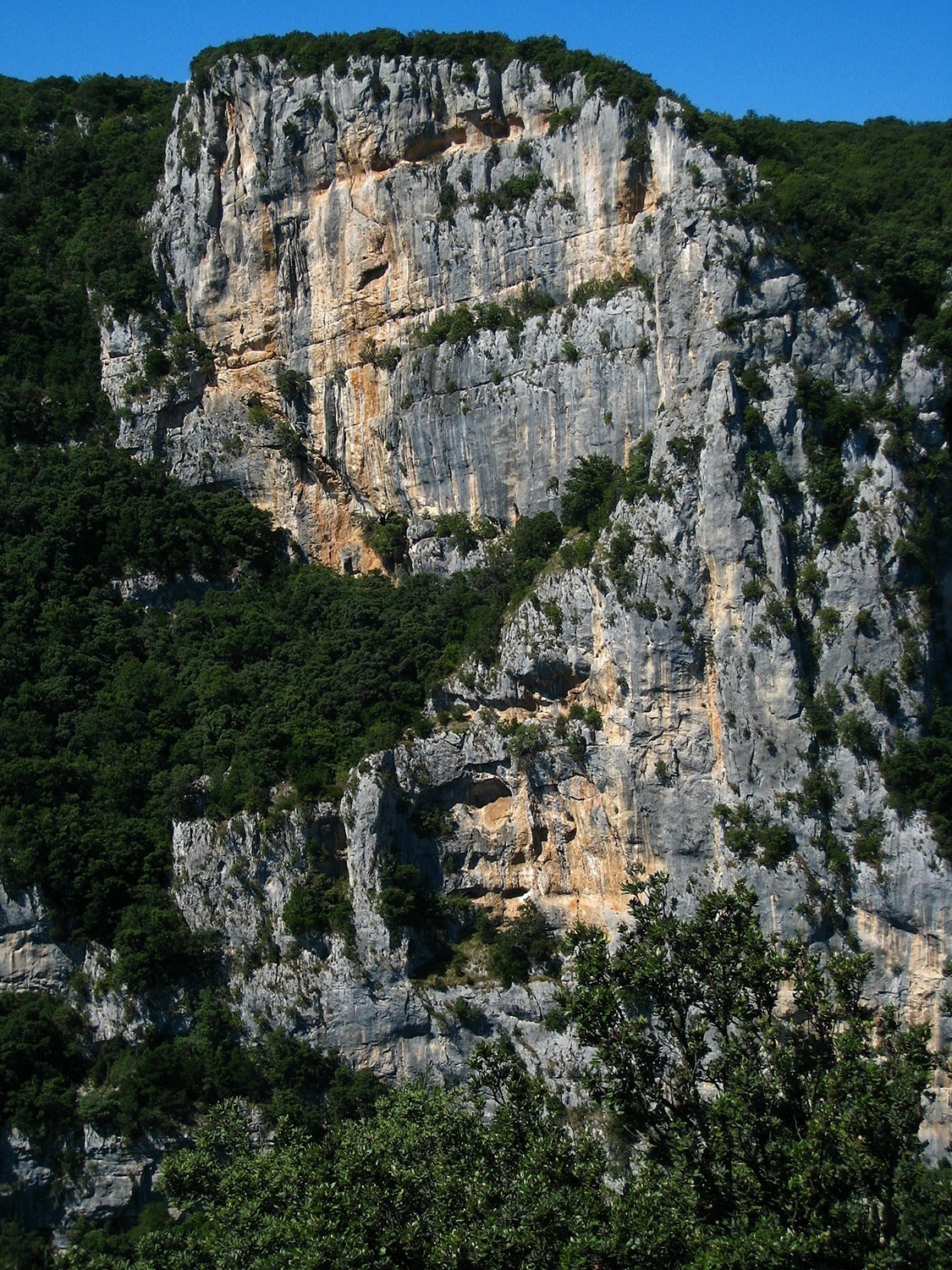Gorges de l'Ardèche - Rocher des Abeilles / Abeillères