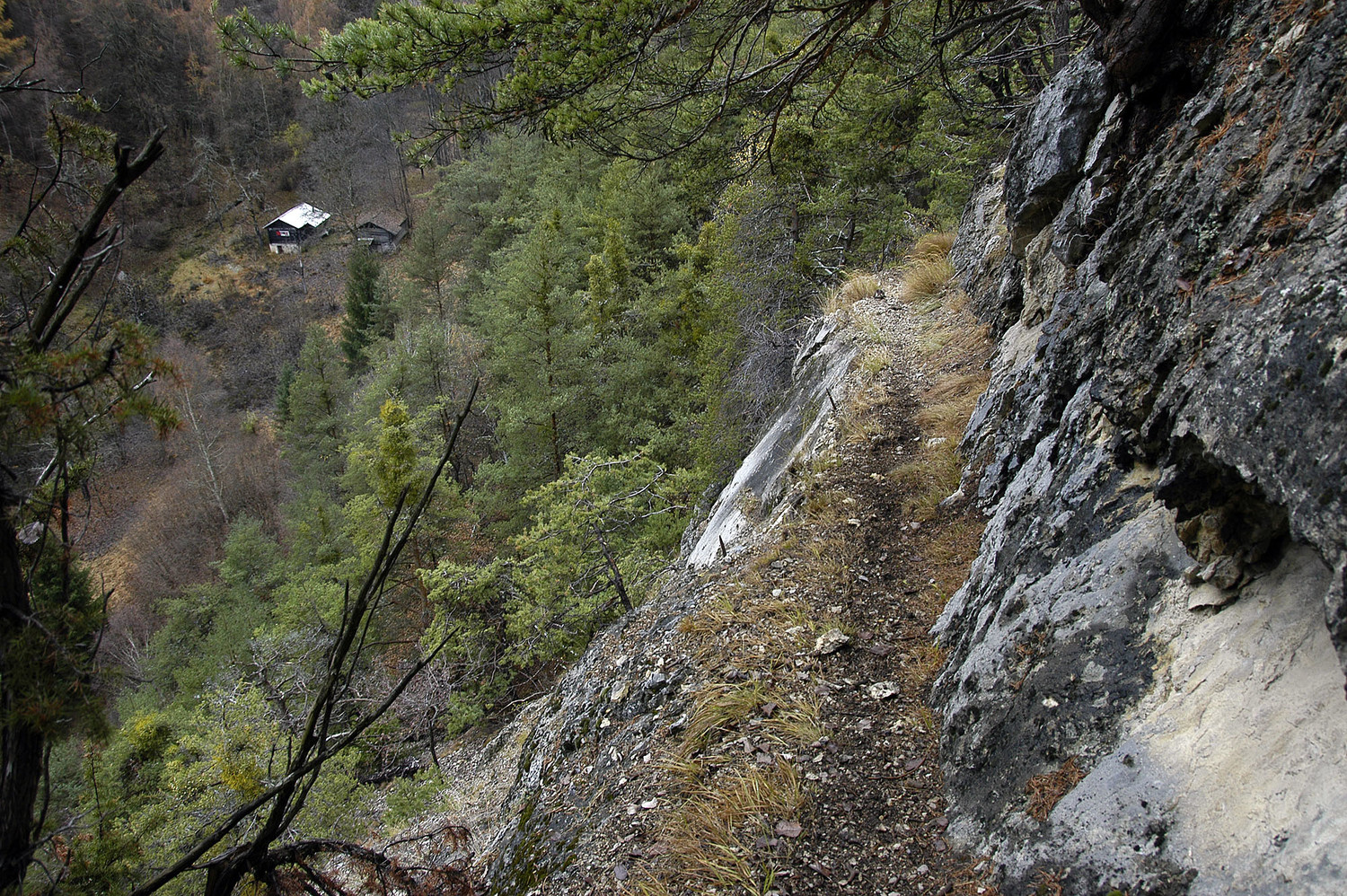 Sentier pour Crouja