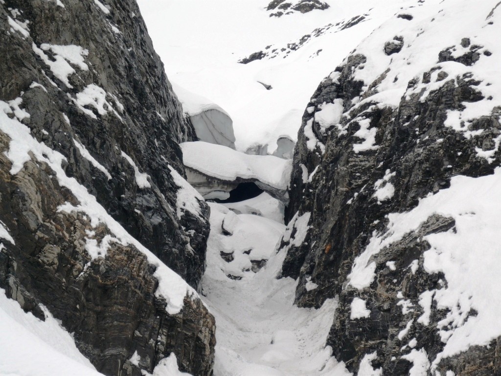 Goulet à la partie inférieure du glacier de la Finive