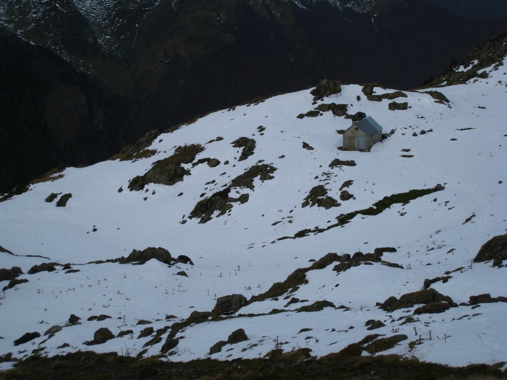Vue sur la cabane du Taus, en direction du Tuc de la Messe