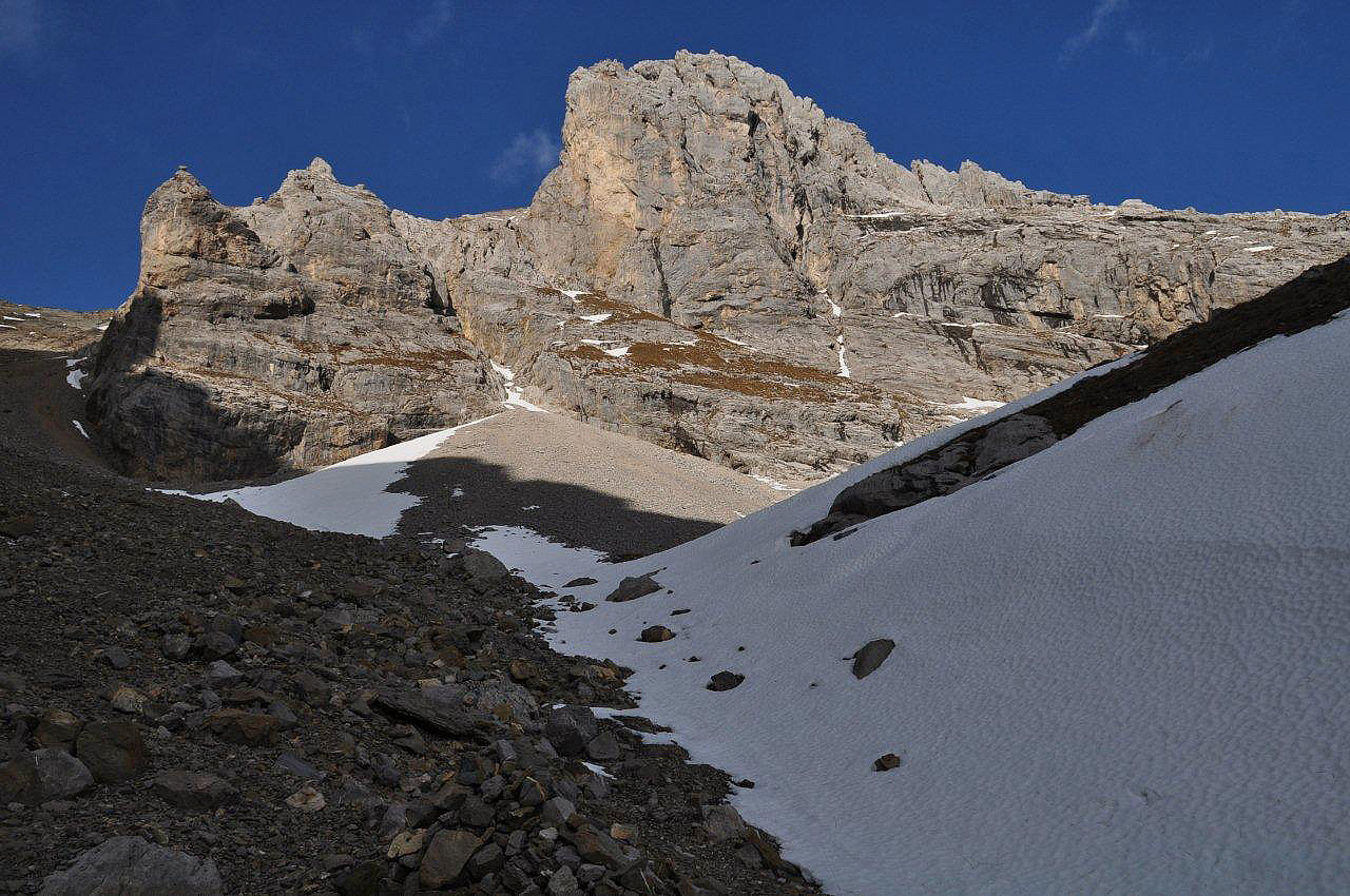 Pointe Blanche depuis la combe du Rasoir
