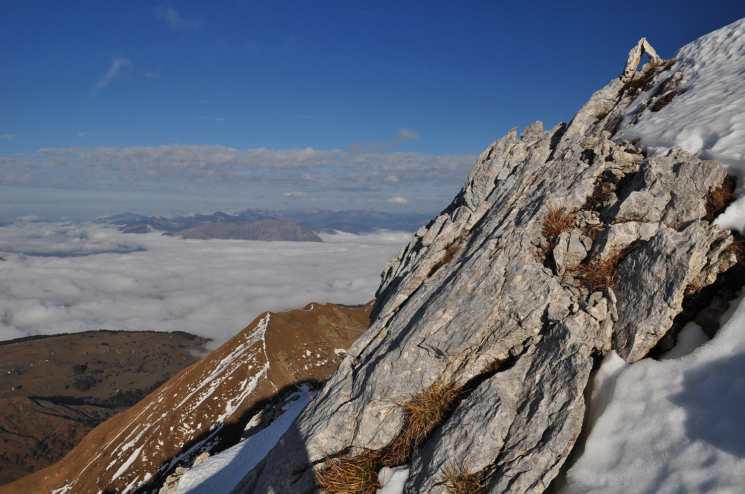 Petit cairn, à l'approche du sommet ...