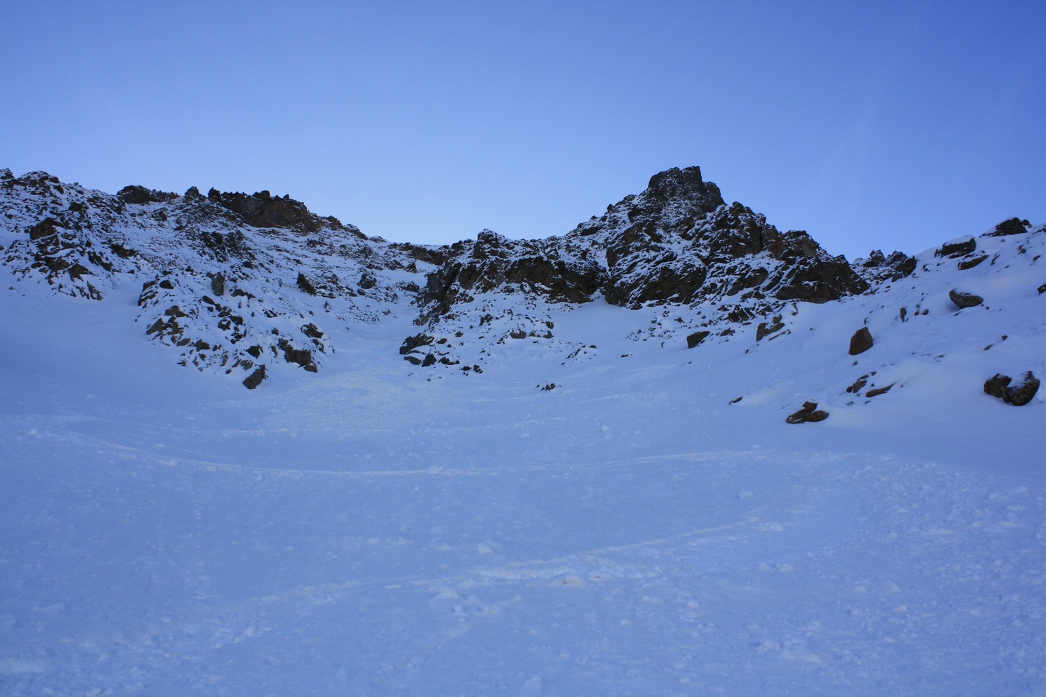 Au pied du couloir NE du Pic E de Combeynot (après la descente)