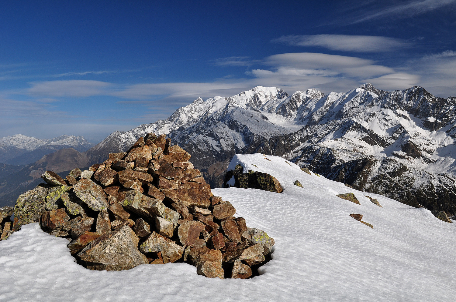 Cairn sommital de la Cicle
