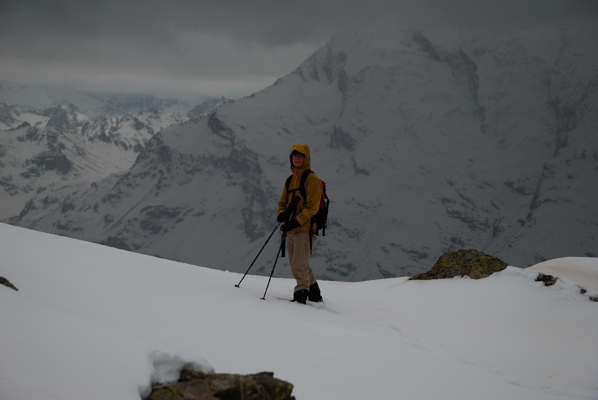 Agnès dans la descente de la Pointe de la Foglietta, vers 2600m
